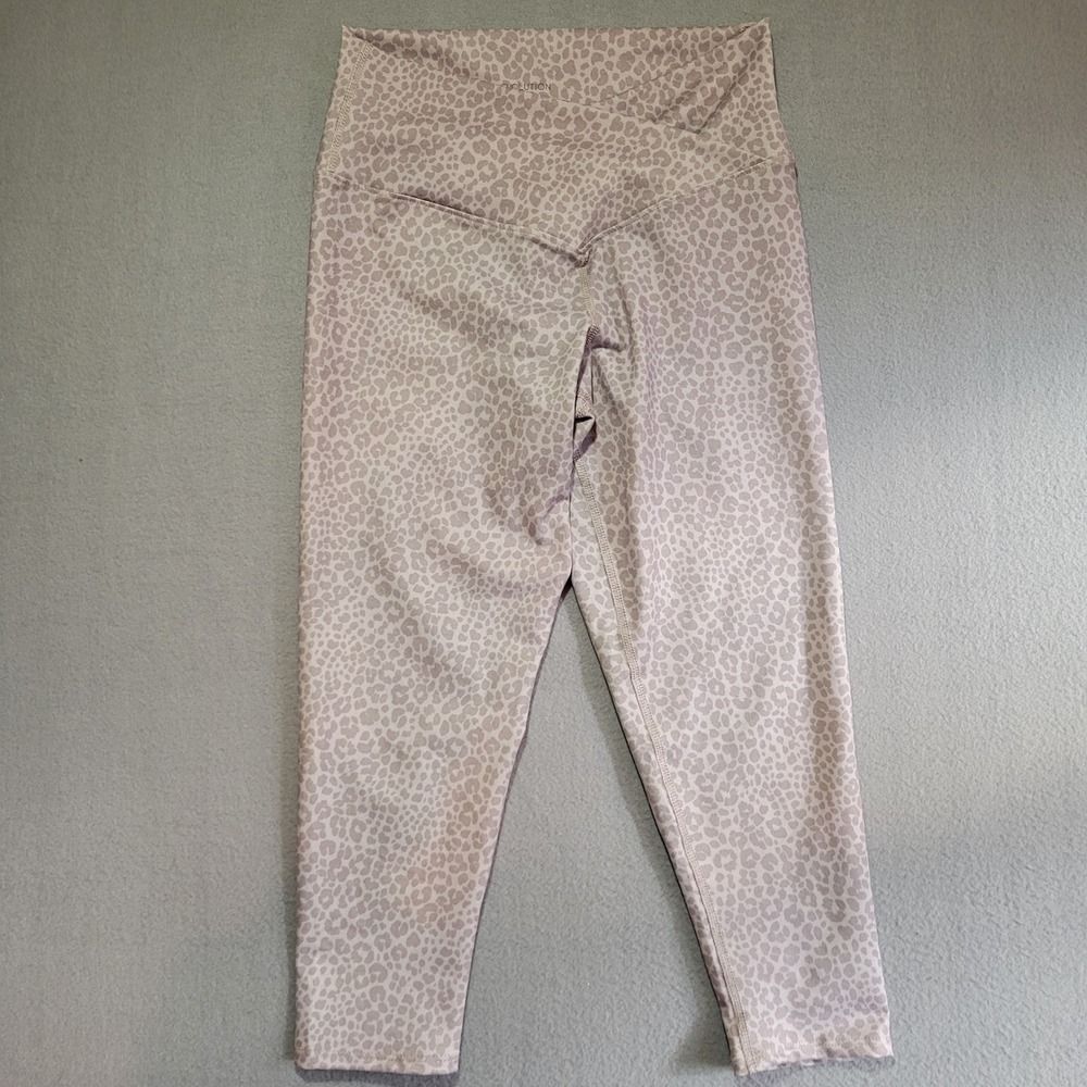 EVCR Evolution and Creation Mauve Leopard High Rise V-Waist‎ Cropped Leggings L